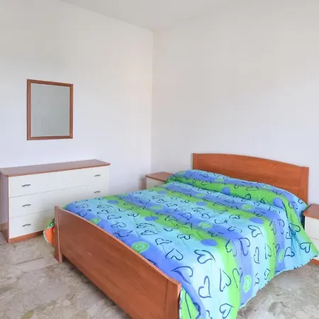 2 Bedroom Nice Apartment In Cessaniti