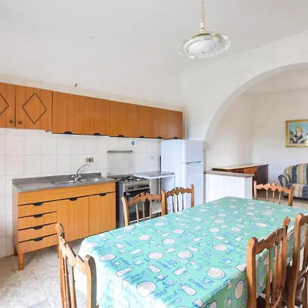 2 Bedroom Nice Apartment In Cessaniti